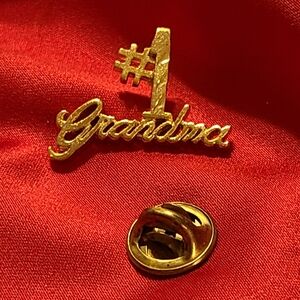 #1 grandma Pin